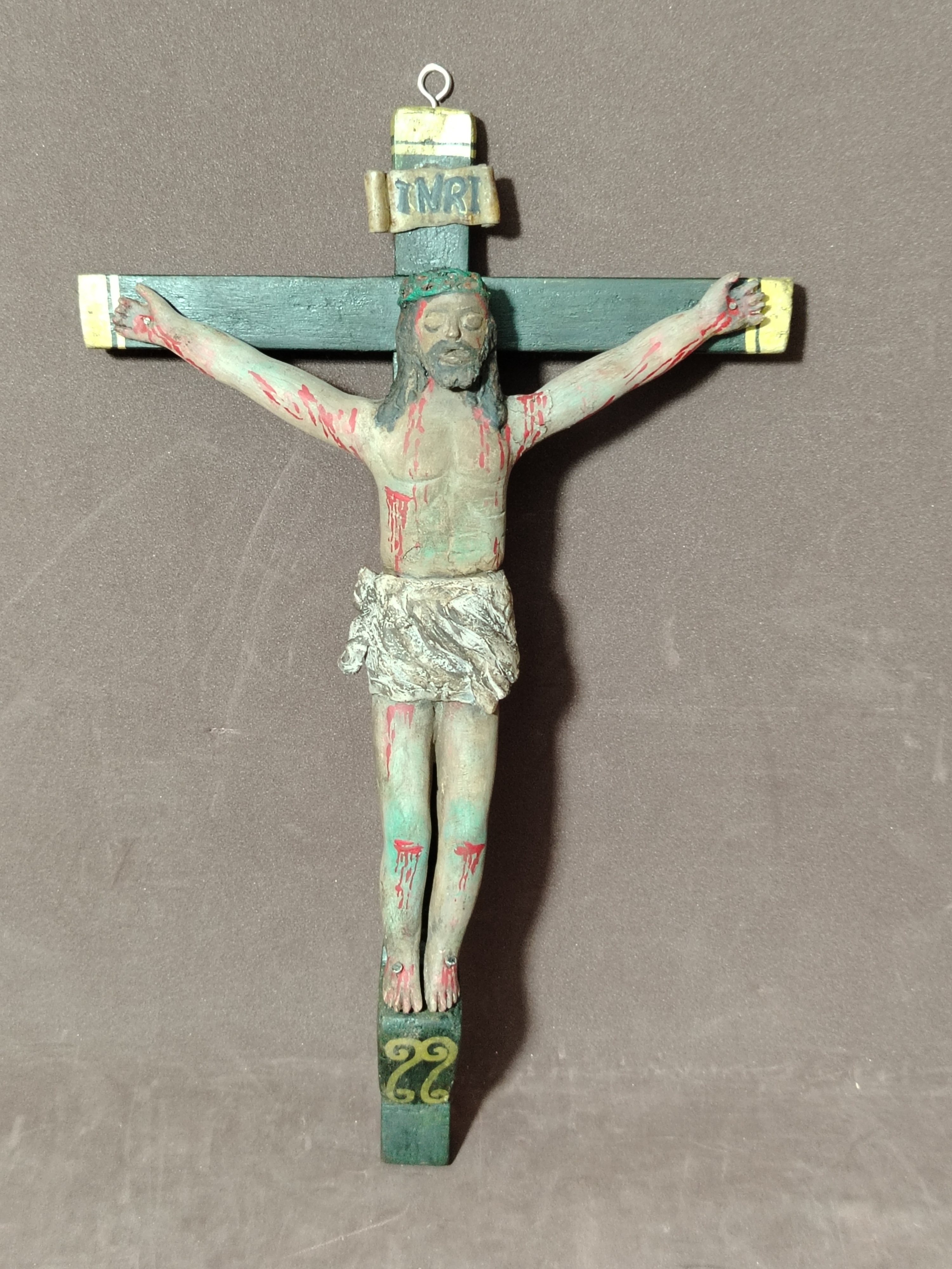 Cristo crucificado de madera