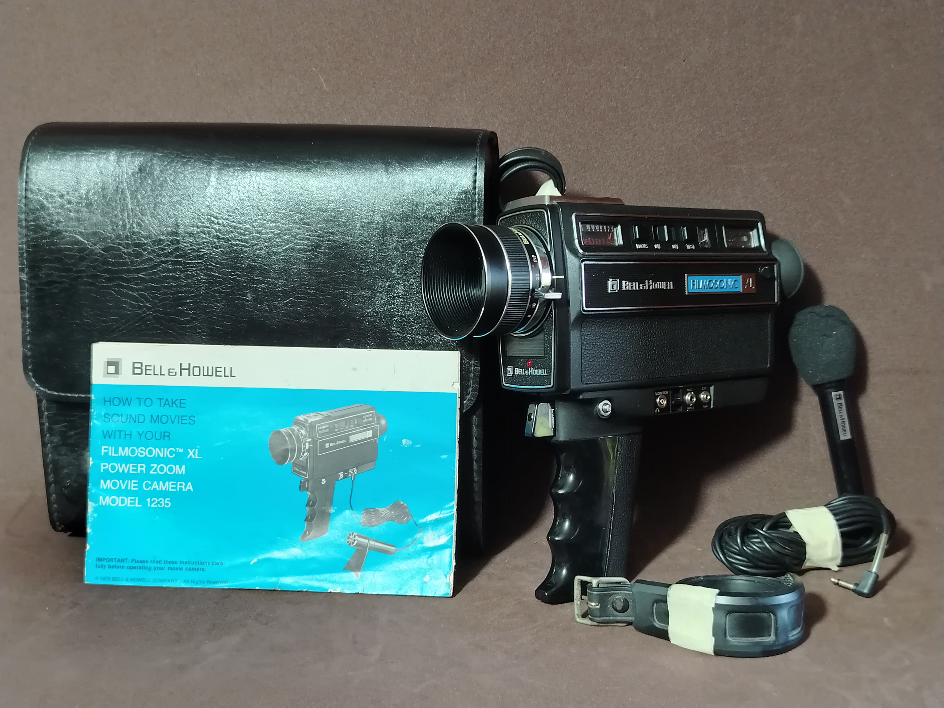 FILMADORA CON ESTUCHE Y CATALOGO