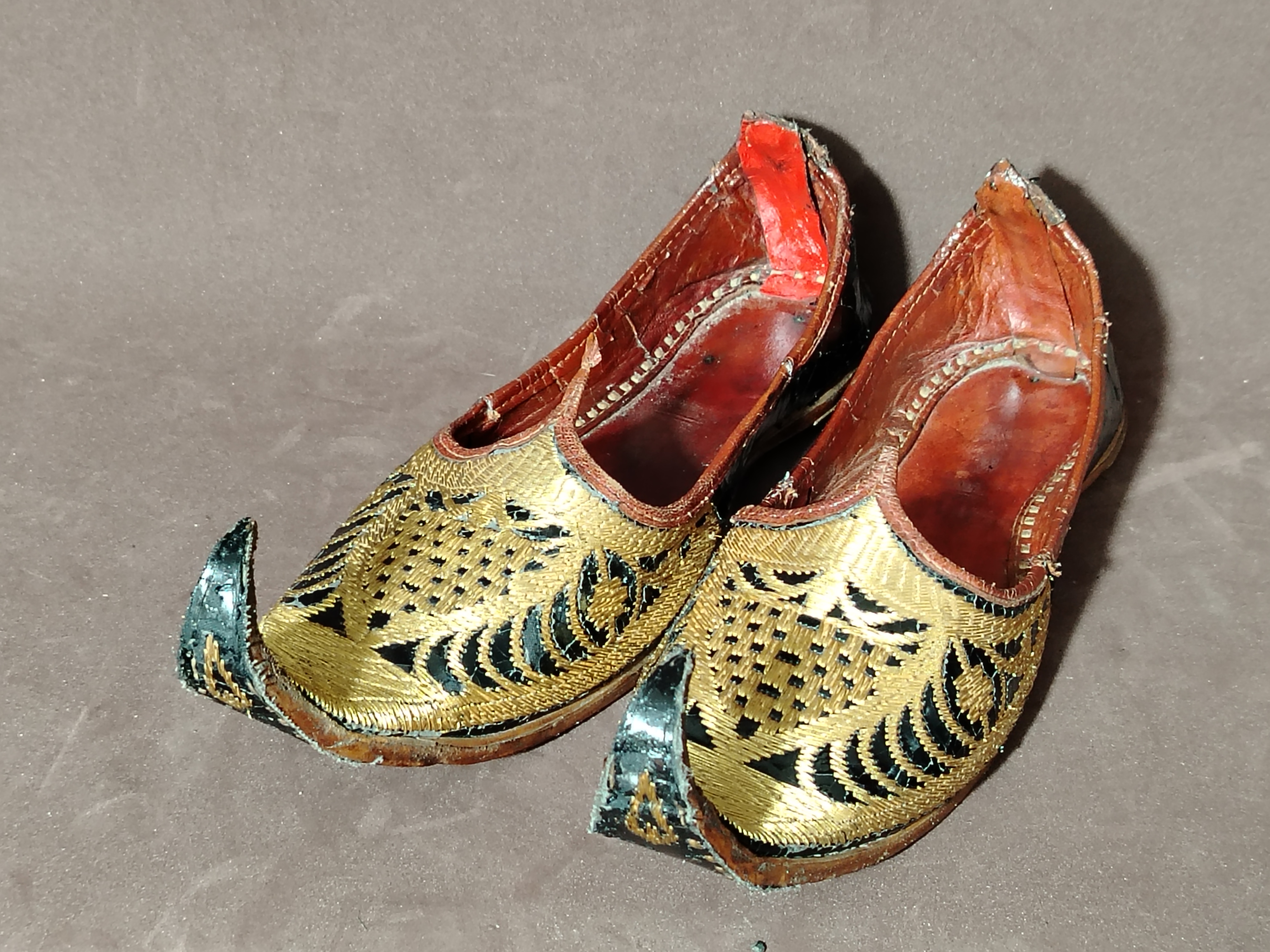 ZAPATOS TRADICIONALES DE LA INDIA